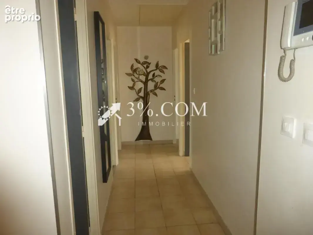 Maison plain pied avec garage, piscine et jardin attenant - photo 8
