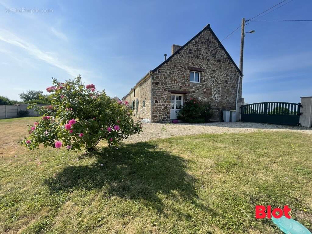 Maison à HIREL