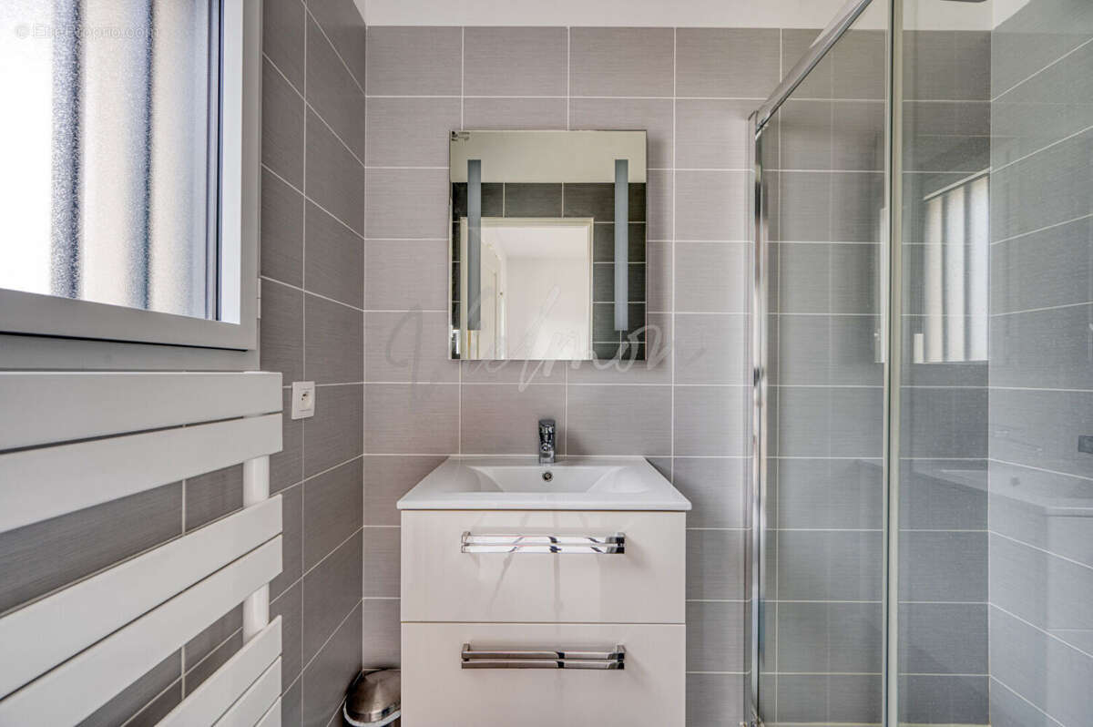 Maison à CRESPIERES