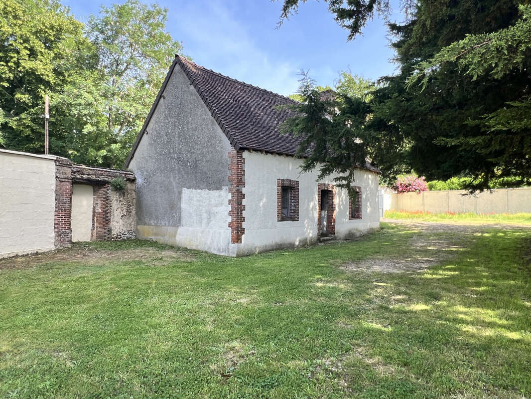 Maison à CHERISY