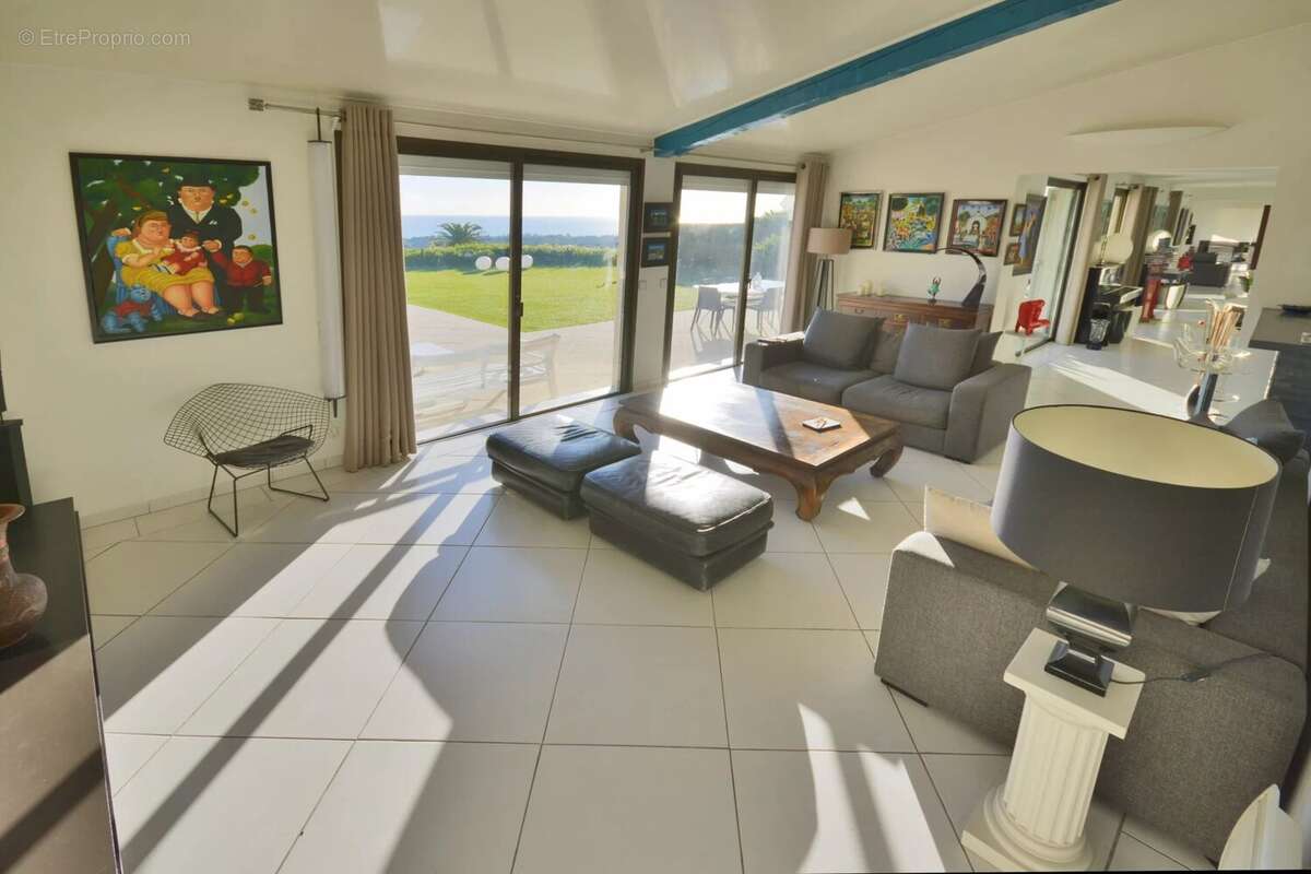 Maison à VILLENEUVE-LOUBET