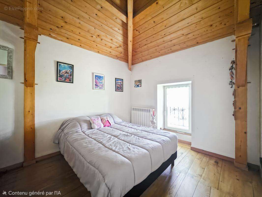 Maison à MEZIN