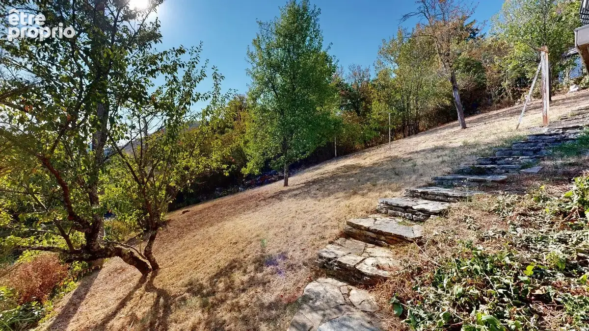 Besançon VELOTTE - Maison T8 sur terrain de 16 ares. - photo 13