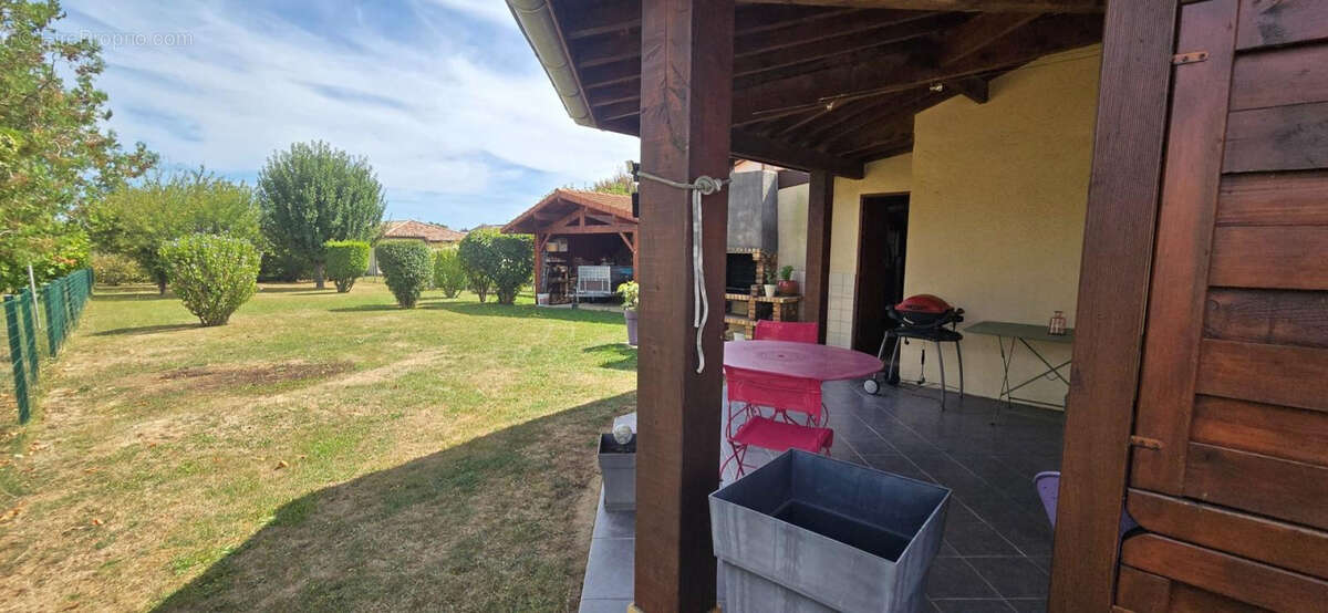 Maison à CRECHES-SUR-SAONE