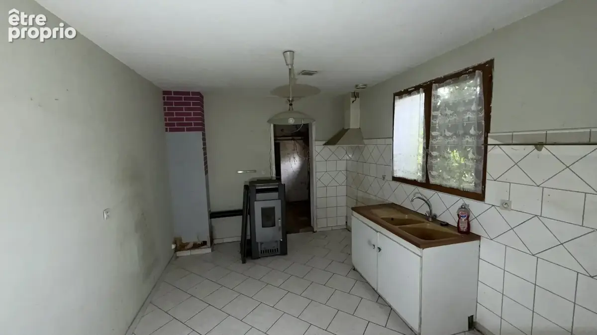 Maison de 57.90 m2 avec garage - 5 Bis rue du Vermandois - 02800 LA FERE. - photo 6