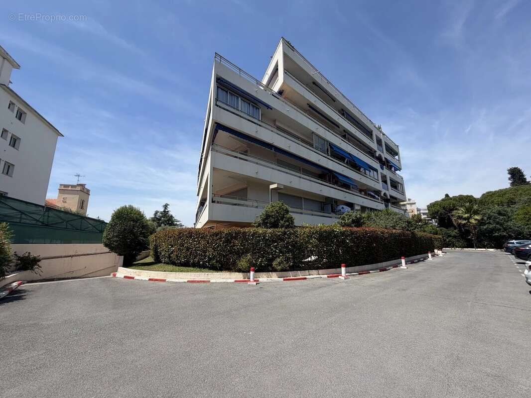 Cagnes sur mer : 2 pieces avec jardin ! - photo 10