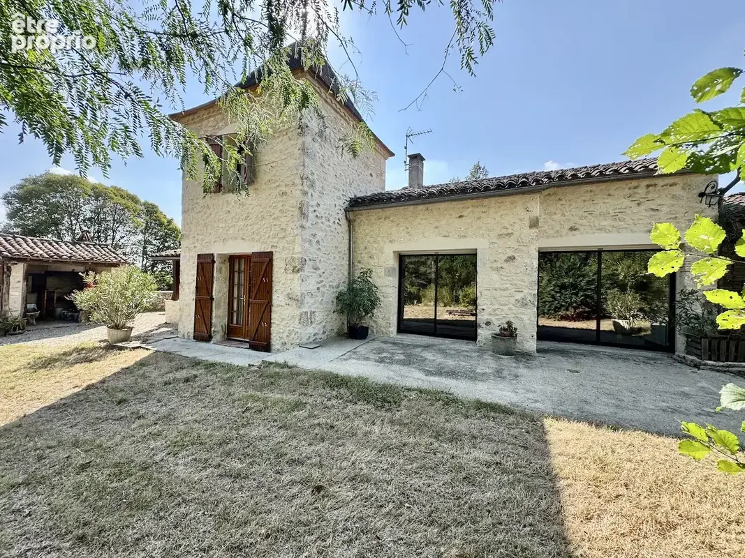 LACAUSSADE, maison en pierres d'environ 200 m2, 5 chambres avec terrain d'1ha4 - photo 4
