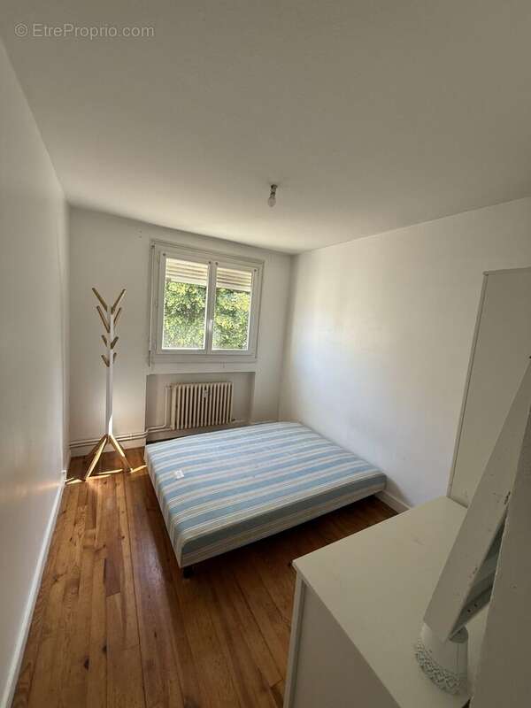 Appartement à LE CHAMBON-FEUGEROLLES