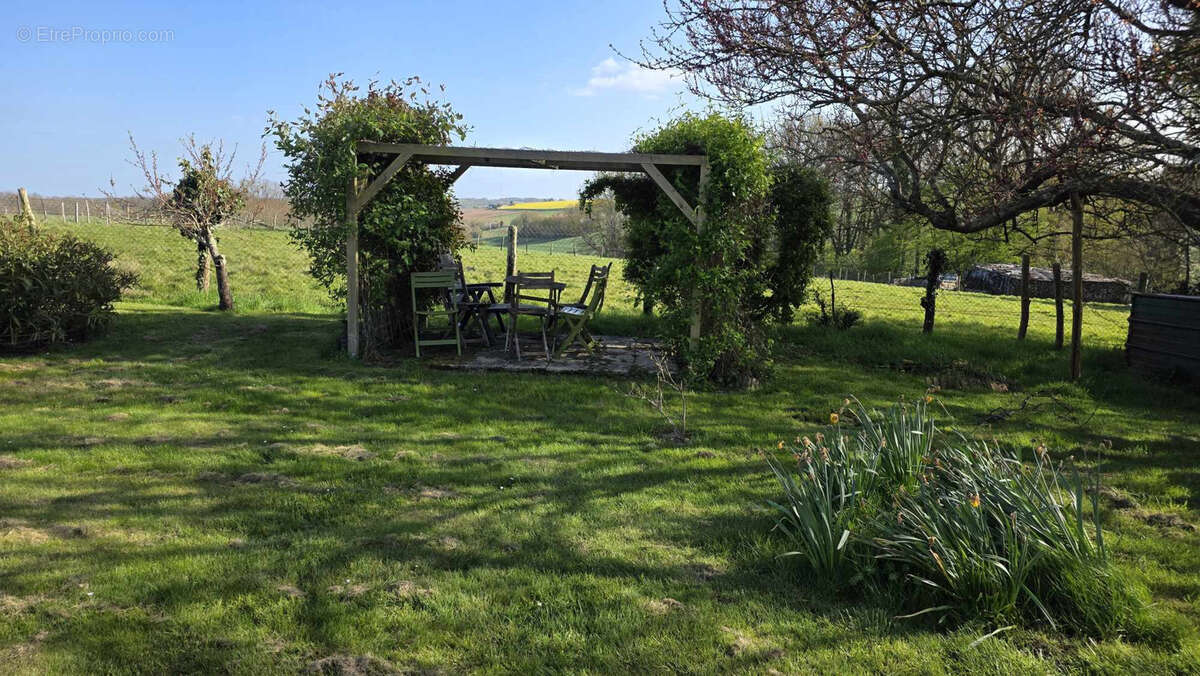 Maison à BESSE-SUR-BRAYE