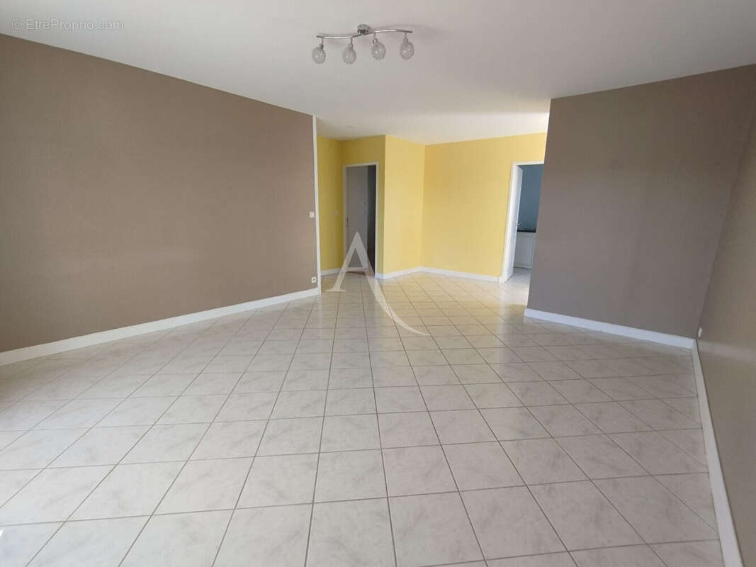 Appartement à SAINTES