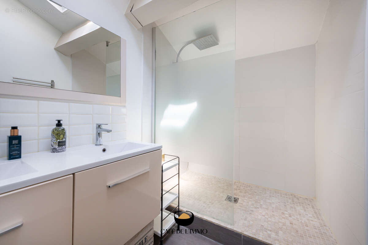 Appartement à MARSEILLE-9E