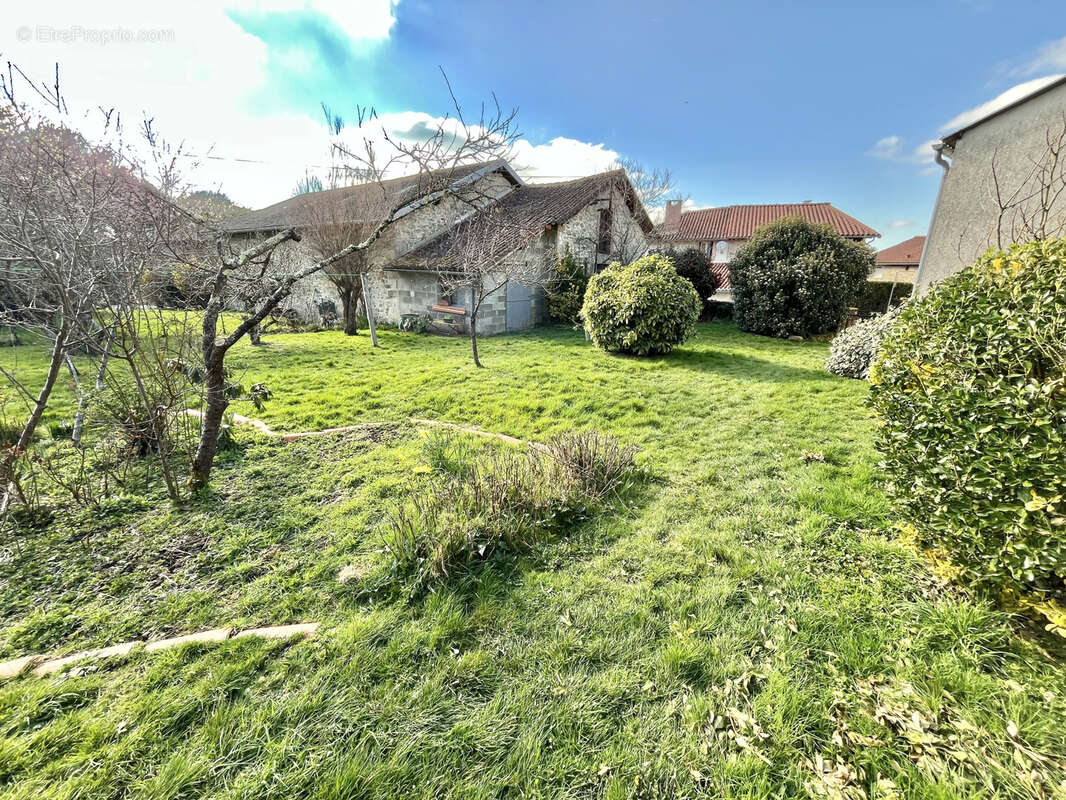 Terrain à SAINT-GENCE