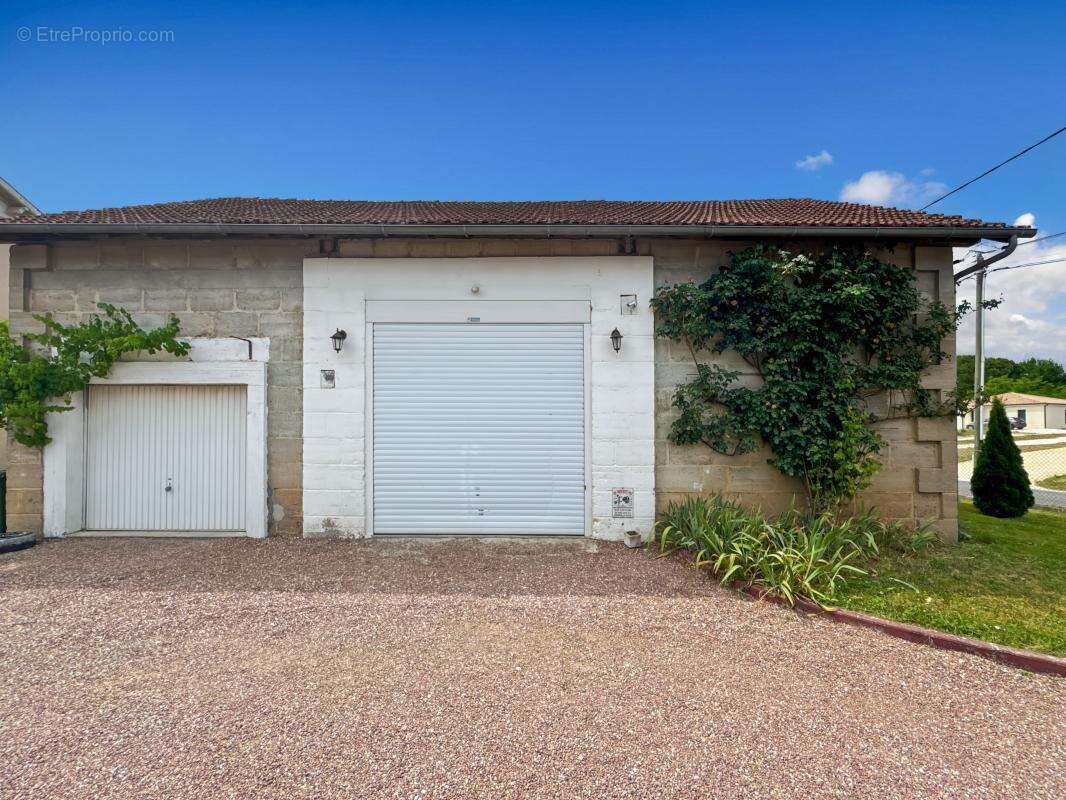 Maison à SAINT-LEON-SUR-L'ISLE