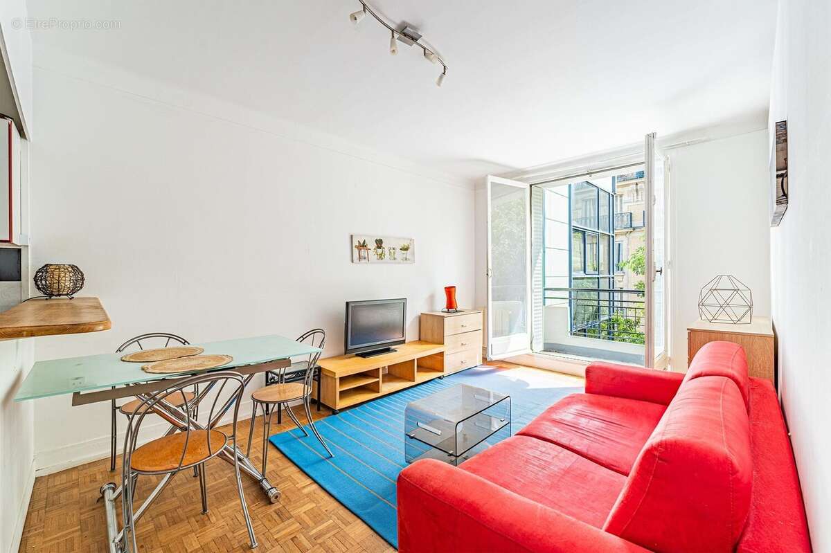 Appartement à PARIS-17E