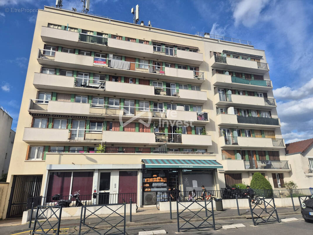Appartement à LES PAVILLONS-SOUS-BOIS