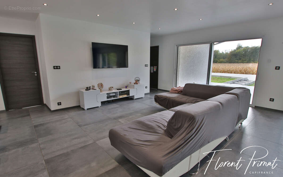 Maison à vendre 5 pièces CULOZ (01) - photo 2