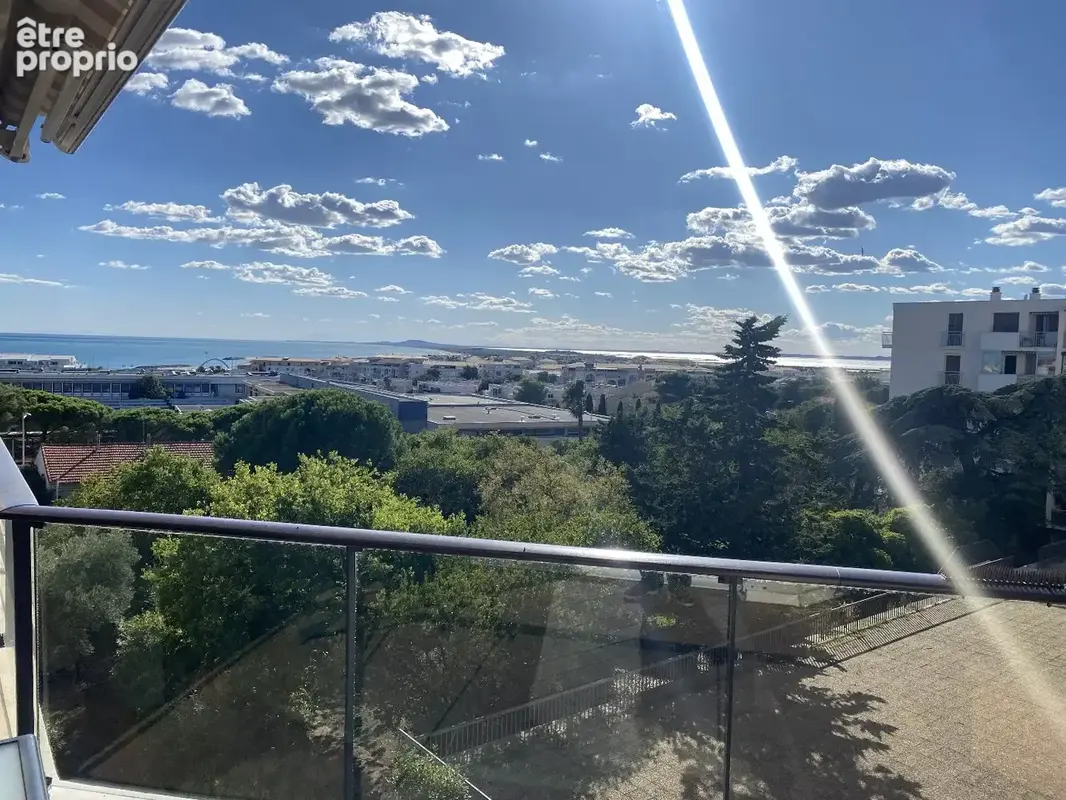 Dernier étage d'exception à la Corniche, avec 125 m² habitables, 47 m² de terrasses et une superbe vue mer. - photo 2