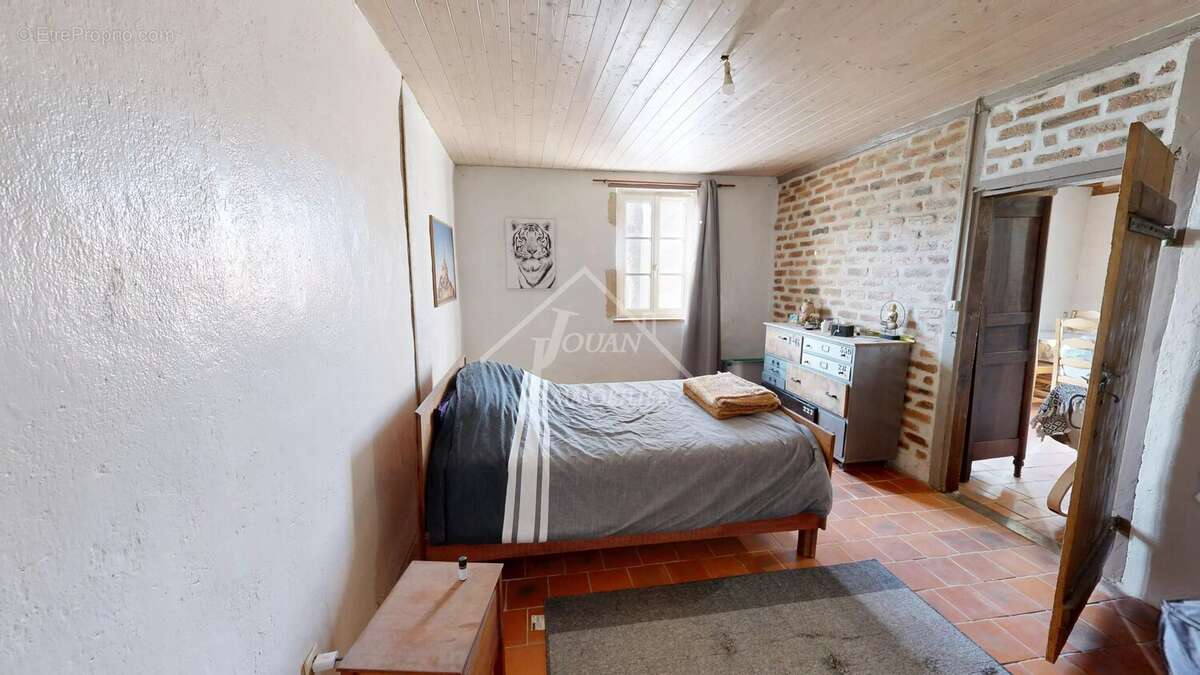 Maison à NEUILLY-LE-REAL