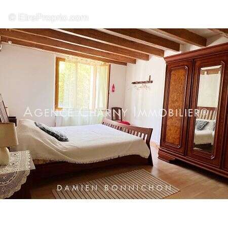 Maison à LA FERTE-LOUPIERE