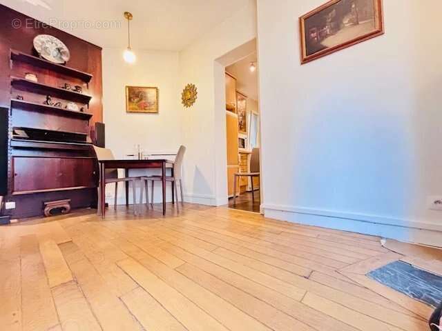 Paris 7e – Avenue de la Bourdonnais / Champ-de-Mars – Élégant 3 pièces de 51 m² – 4e étage avec ascenseur – Charme de l'ancien - photo 7