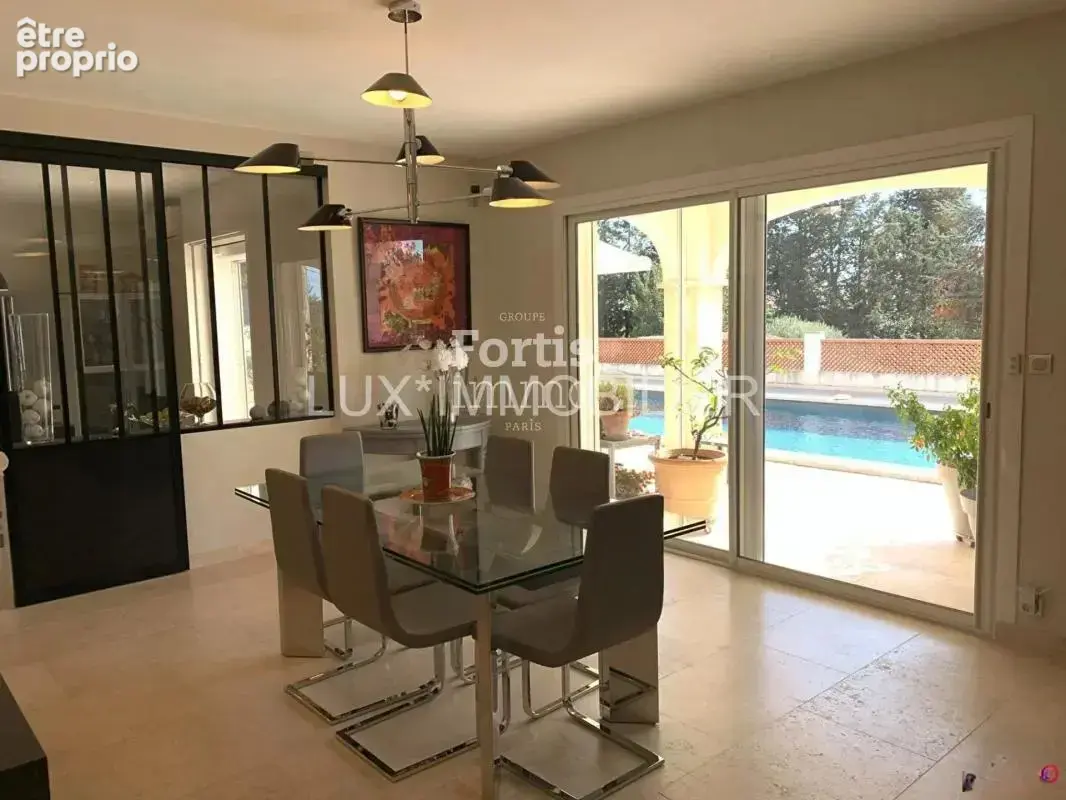 Beaucaire / villa contemporaine de 250m² - - photo 4