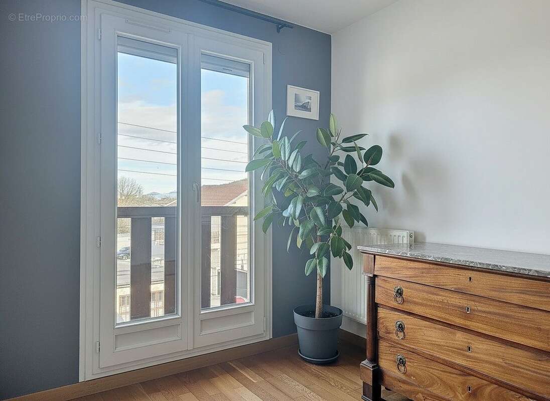 Appartement à LE PONT-DE-CLAIX