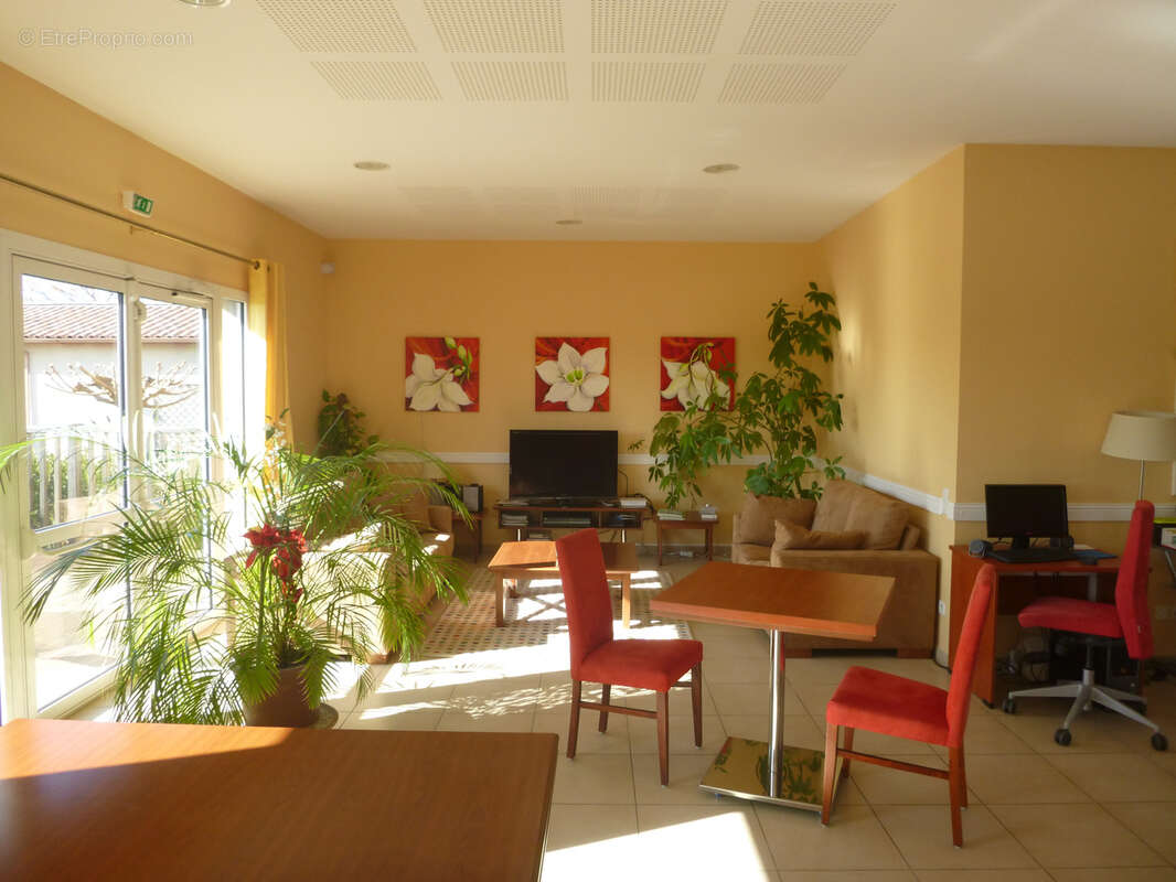 Paradou (13) : Villa T3 de plain pied de 78 m2 avec extérieur, garage et parking - photo 21