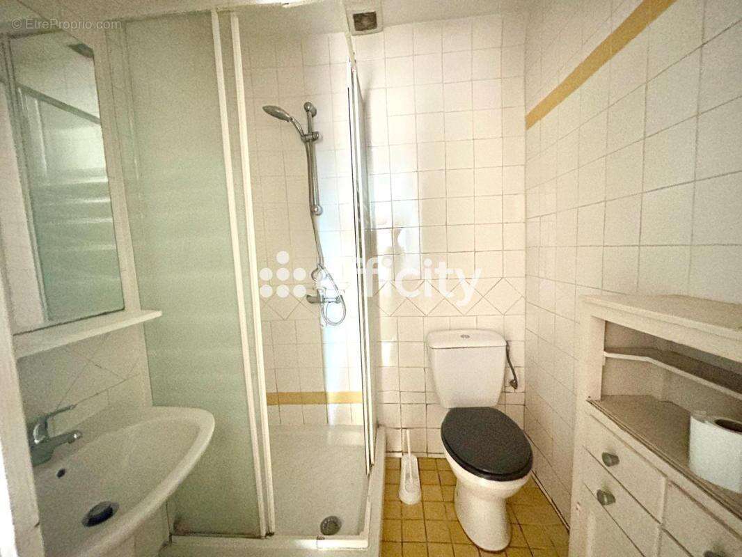 Appartement à CARROS