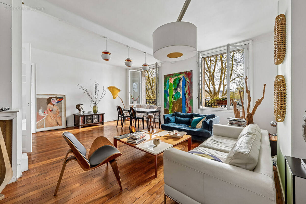 Appartement à PARIS-16E