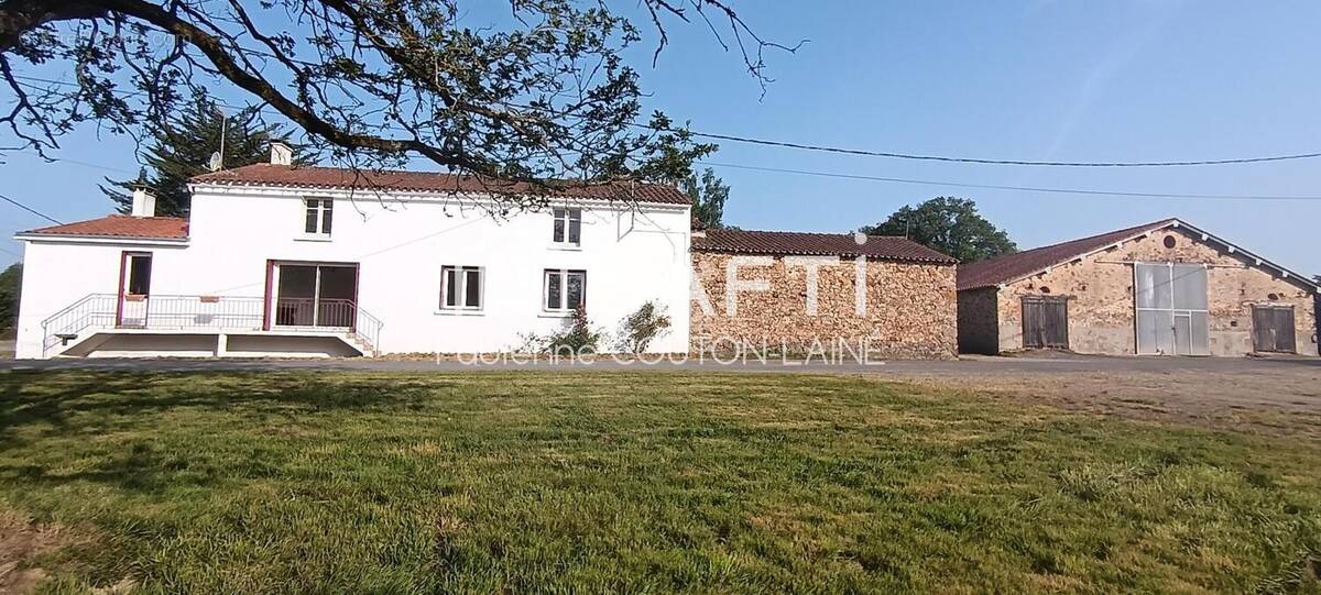 Photo 1 - Maison à VENANSAULT