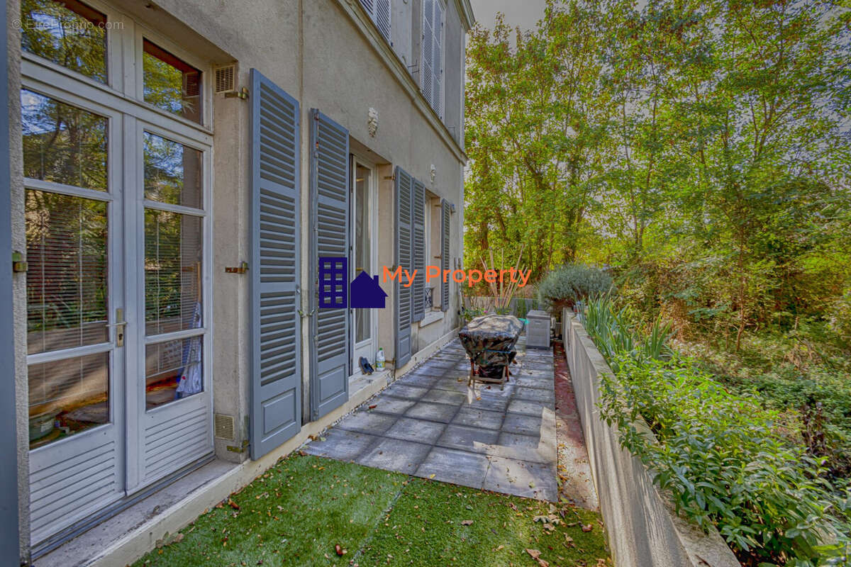 Appartement à HOUILLES