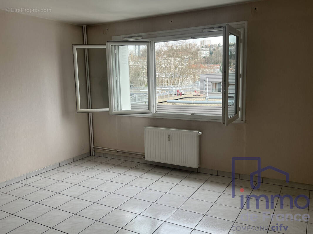 Appartement à SAINT-ETIENNE