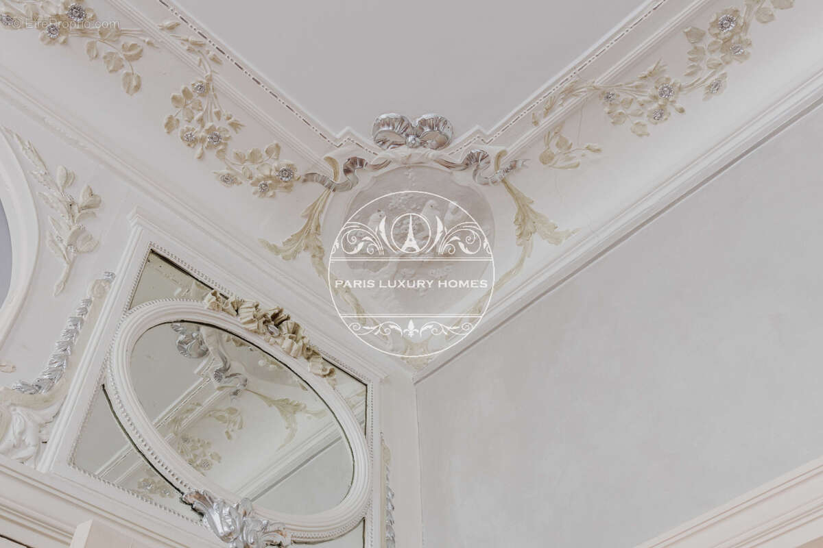 Appartement à PARIS-1E