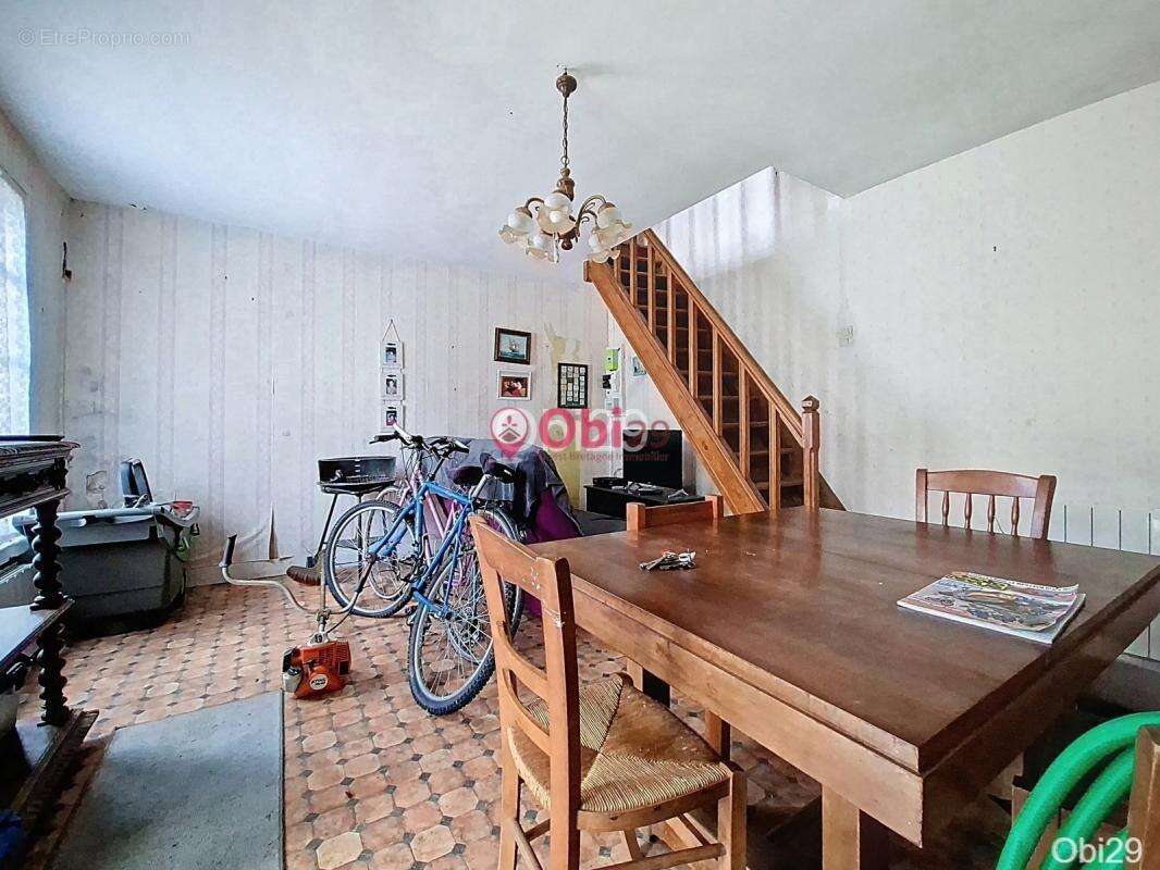 Maison à SAINT-GOAZEC