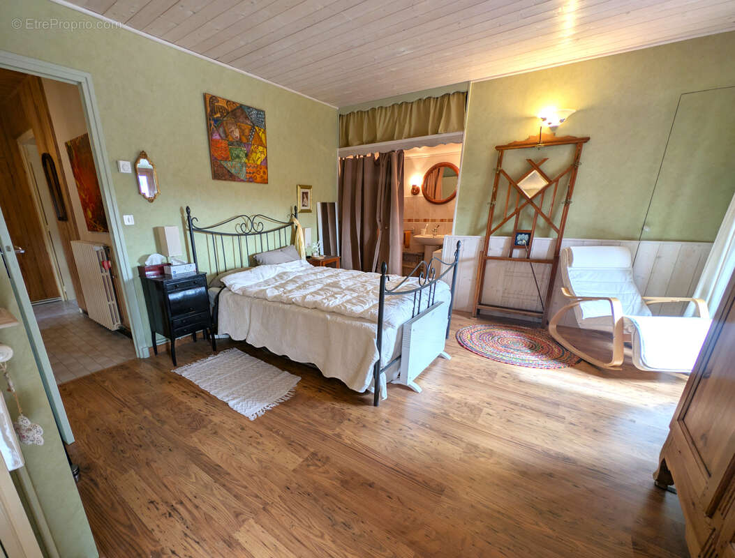 Maison à COUCOURON