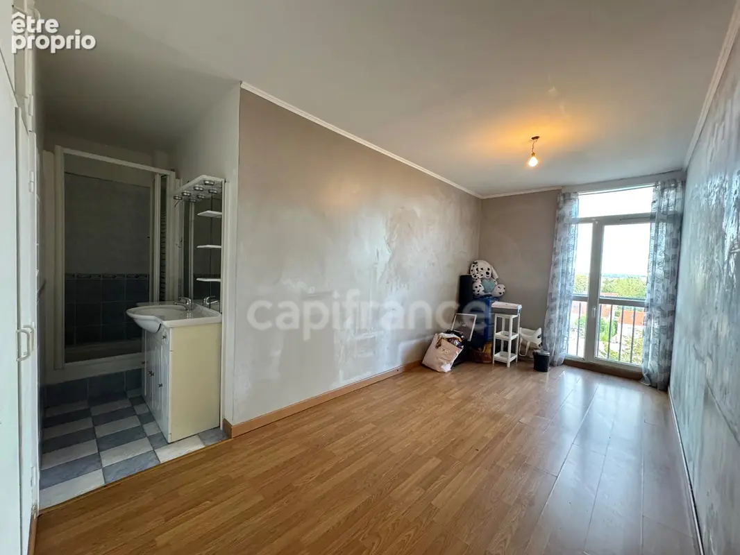Appartement à vendre, 5 pièces, de 86 m² pour une famille qui aime l'espace ou pour un bel investissement locatif - photo 8