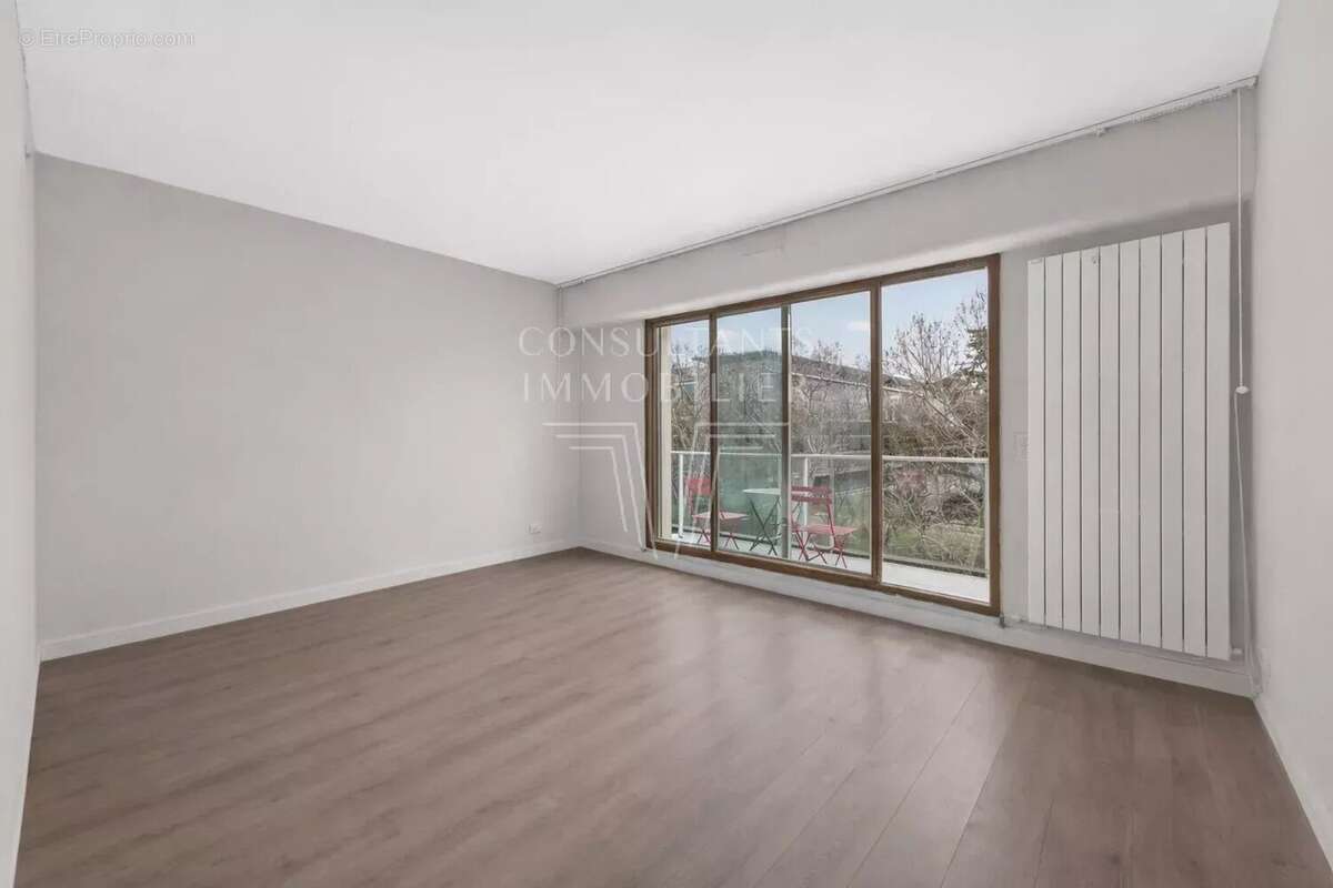 Appartement à NEUILLY-SUR-SEINE
