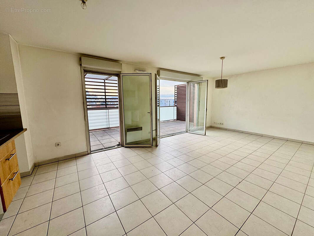 Appartement à MARSEILLE-2E
