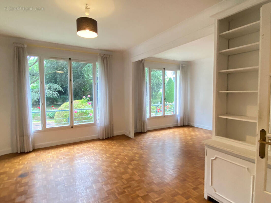 Appartement à ENGHIEN-LES-BAINS