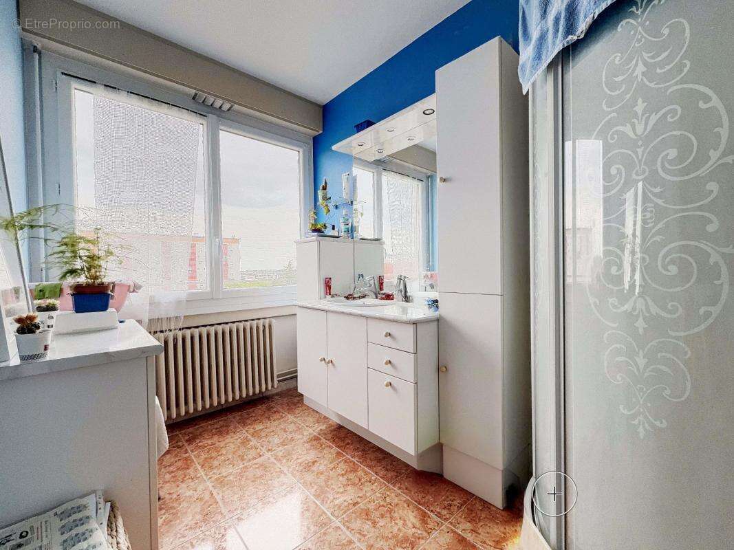 Appartement à CHENOVE