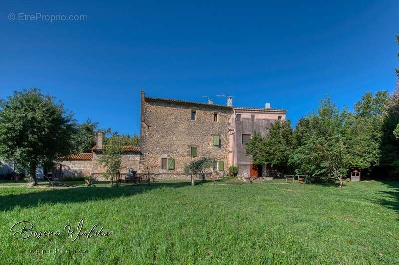 Bastide Ancien Moulin à SALON DE PROVENCE (13) 400 m² et plus de 4000m² de terrain - photo 7