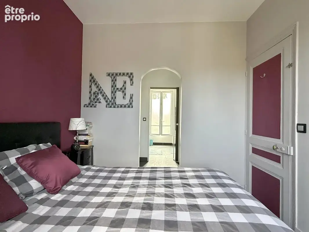 BRUNOY – Quartier des Deux Vallées – Élégante demeure de caractère avec piscine sur terrain arboré de 1.355m² - photo 17