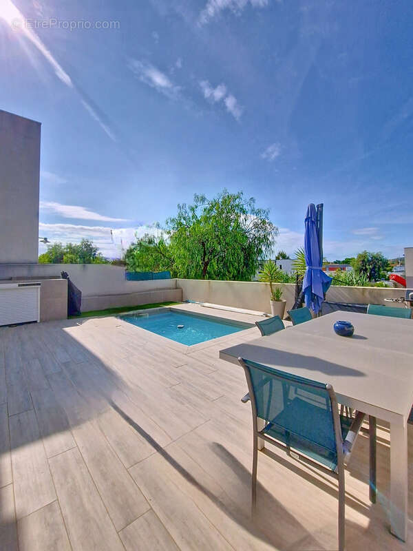 Maison à LIGNAN-SUR-ORB