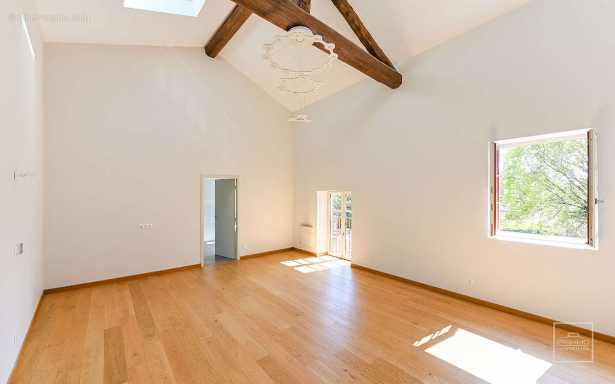 Maison à SAINT-CYR-AU-MONT-D'OR