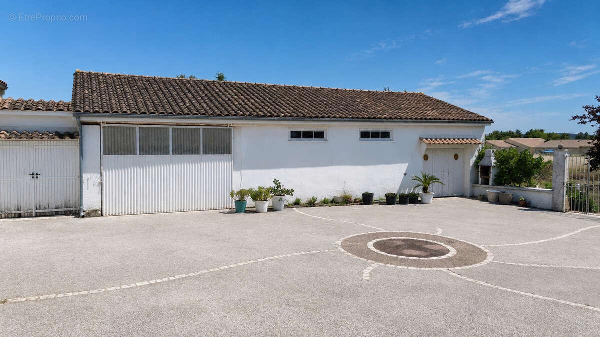 Maison à SAINT-YRIEIX-SUR-CHARENTE
