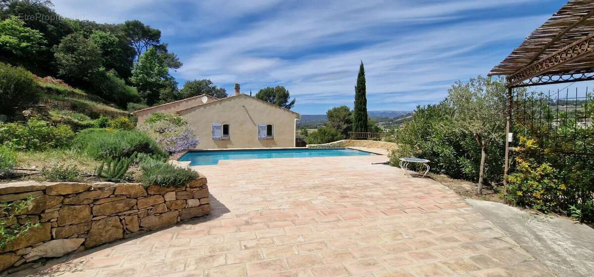 Maison à LE CASTELLET