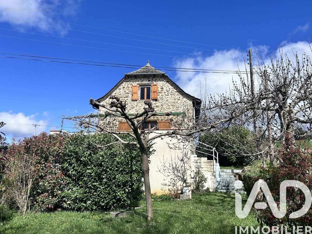 Maison 113 m² à Calvinet  - photo 2