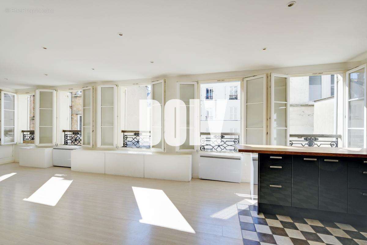 Appartement à PARIS-18E