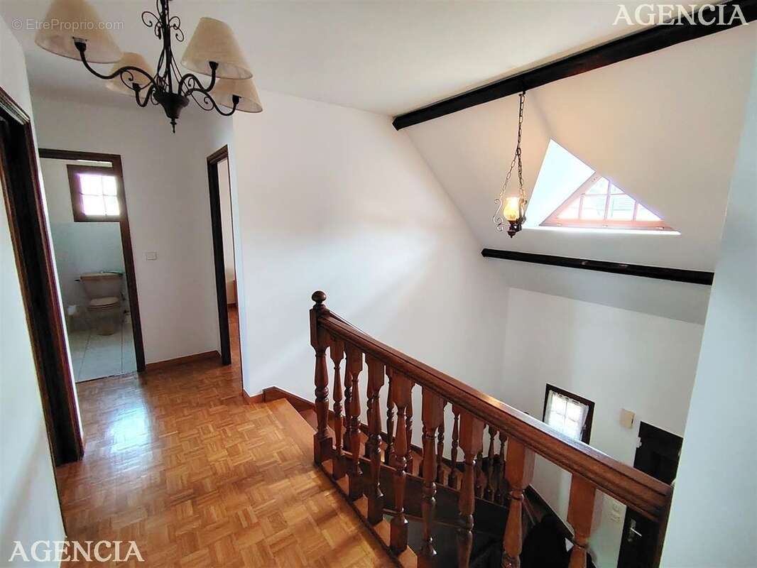 Maison à LA QUEUE-EN-BRIE