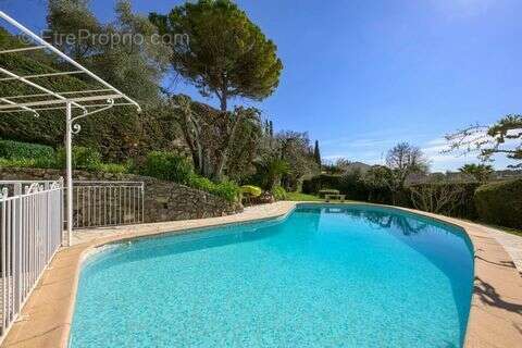 Maison à MOUGINS